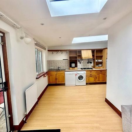 Villa 4 Bed House In Daneby Road,Se6 Catford Esterno foto